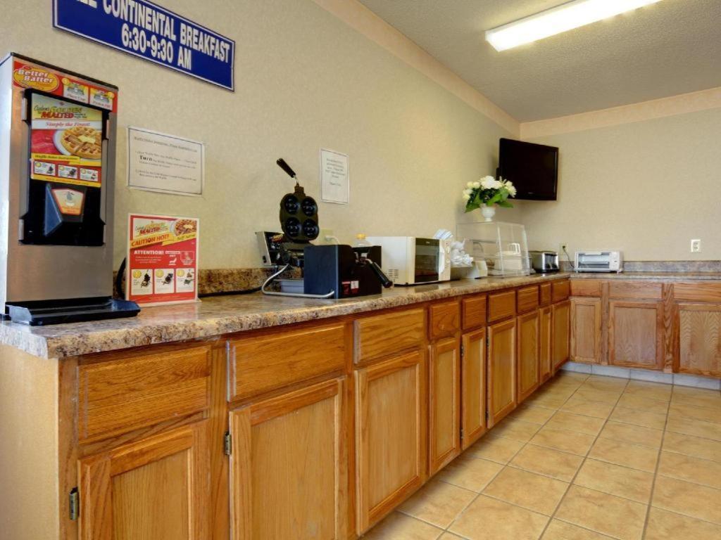 Americas Best Value Inn & Suites Macon Ngoại thất bức ảnh