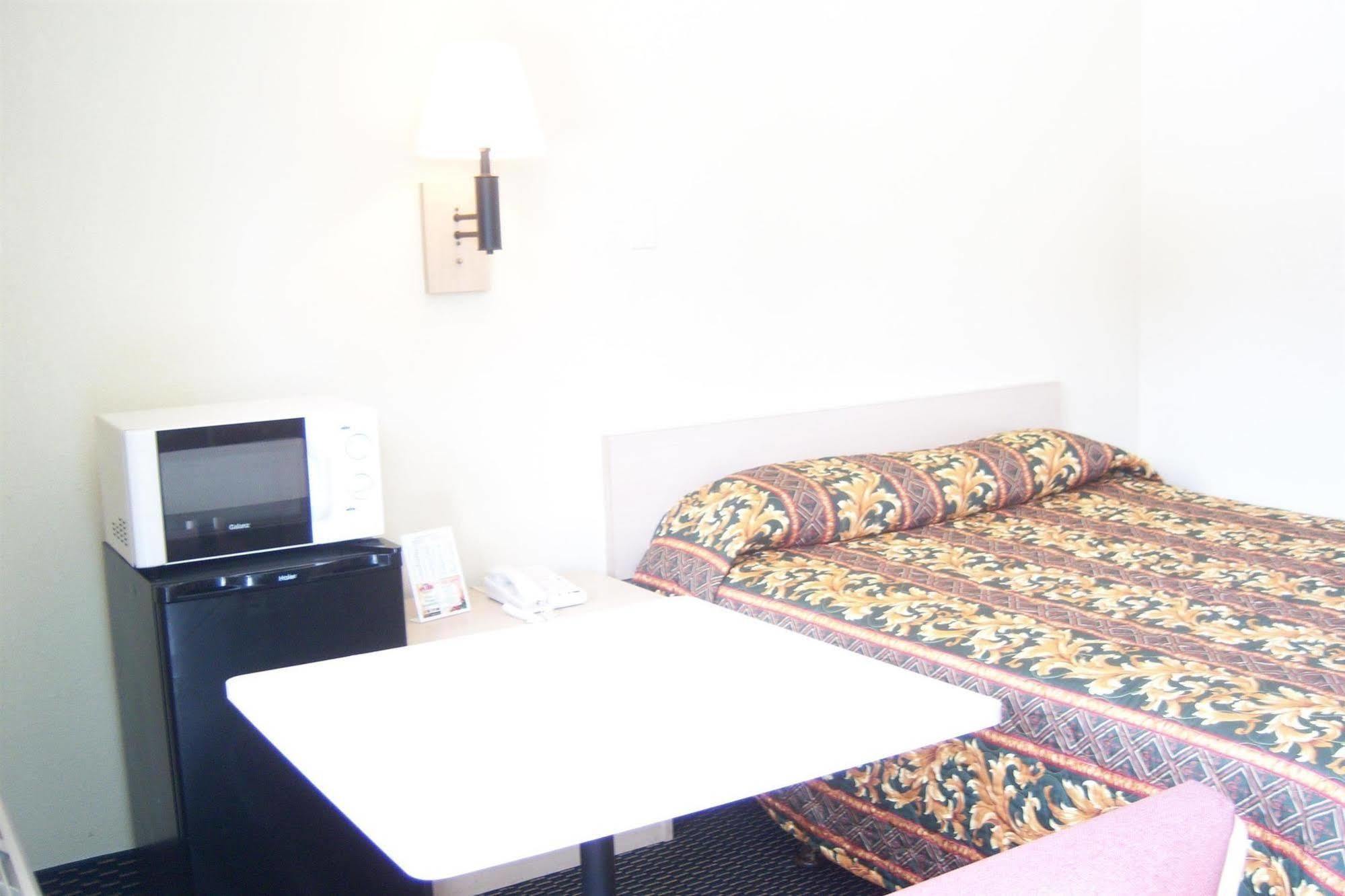 Americas Best Value Inn & Suites Macon Ngoại thất bức ảnh